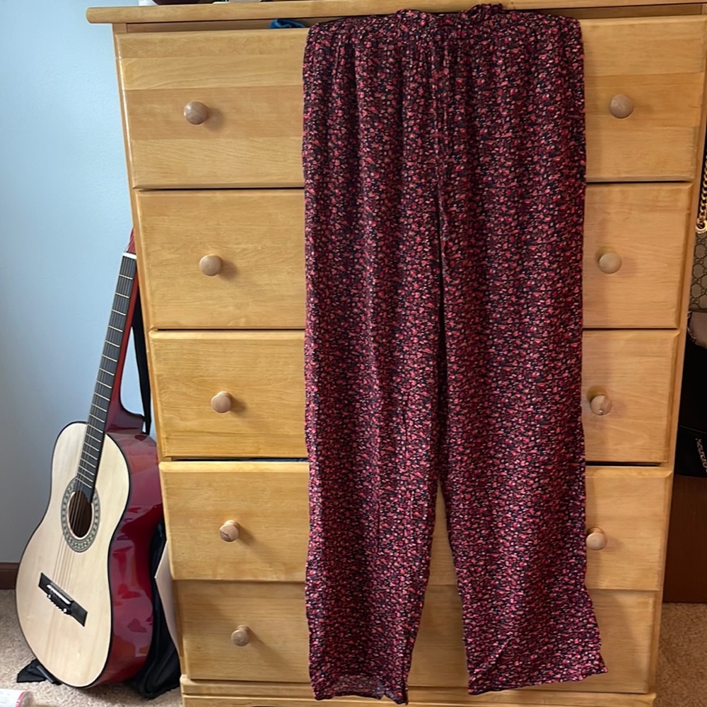 American Eagle Patterned Flowy Pants